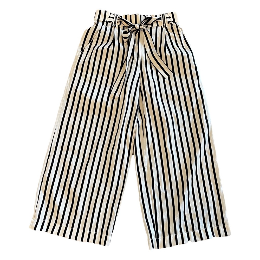 Zara white and black wide leg cropped pants